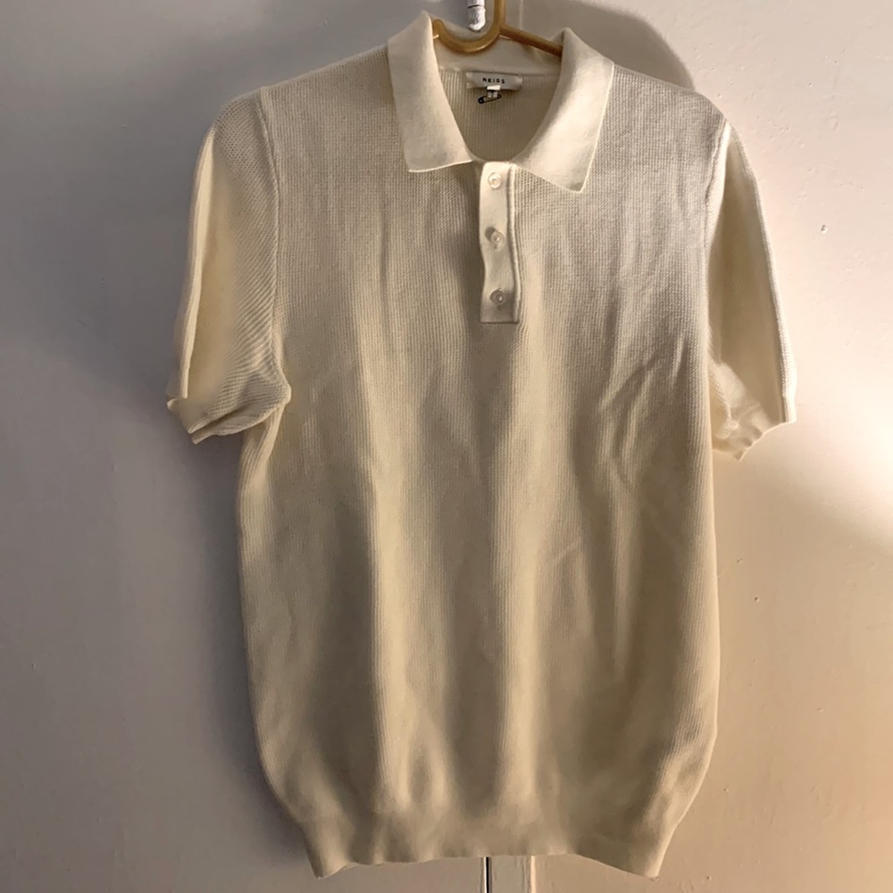 Reiss Mens off-white cotton ribbed shirt. Size medium